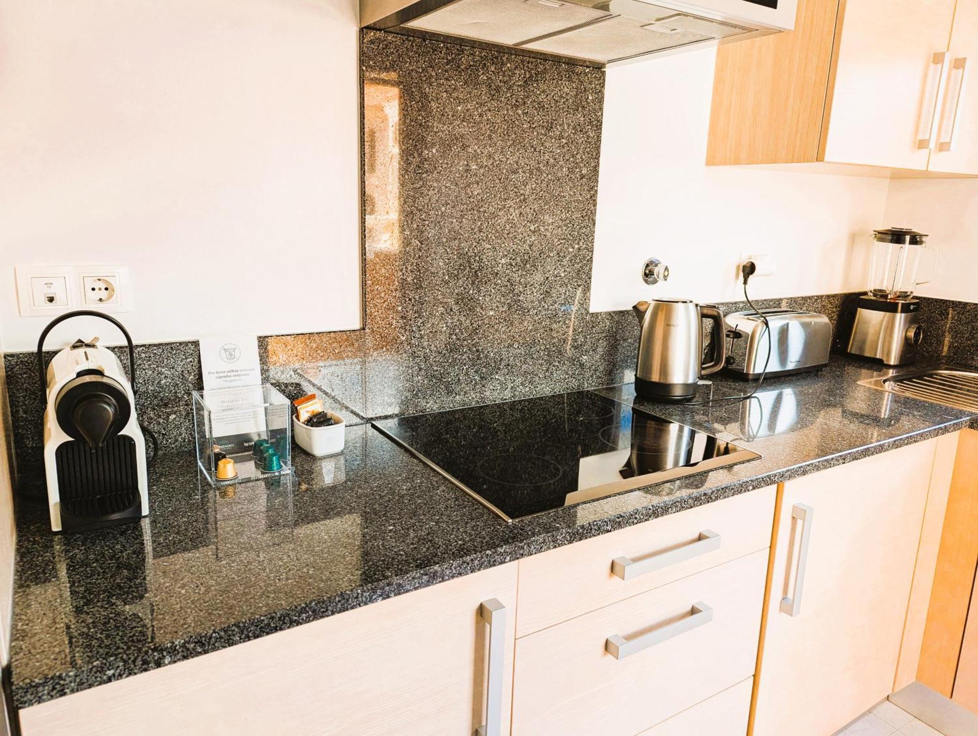 Luxury 3-Bedroom Apartment At High-End Praia Da Luz Exterior photo