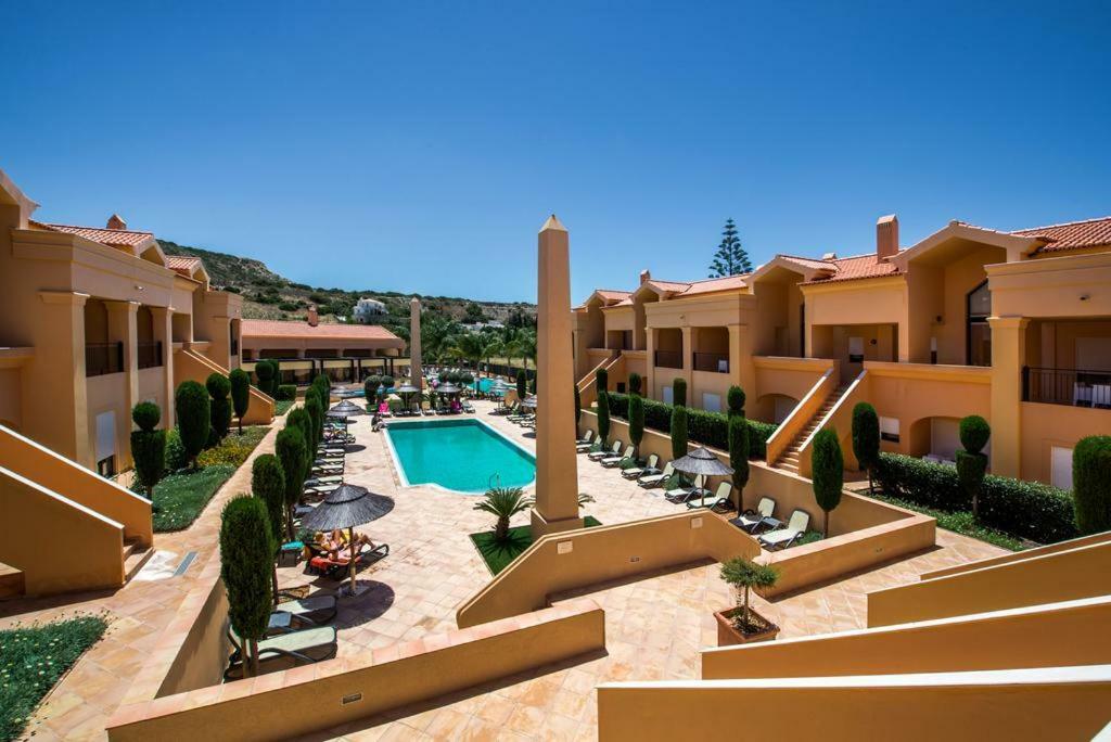 Luxury 3-Bedroom Apartment At High-End Praia Da Luz Exterior photo